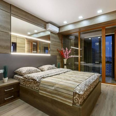 צ'יסינאו City Center. Panoramic Windows. Fireplace. מראה חיצוני תמונה