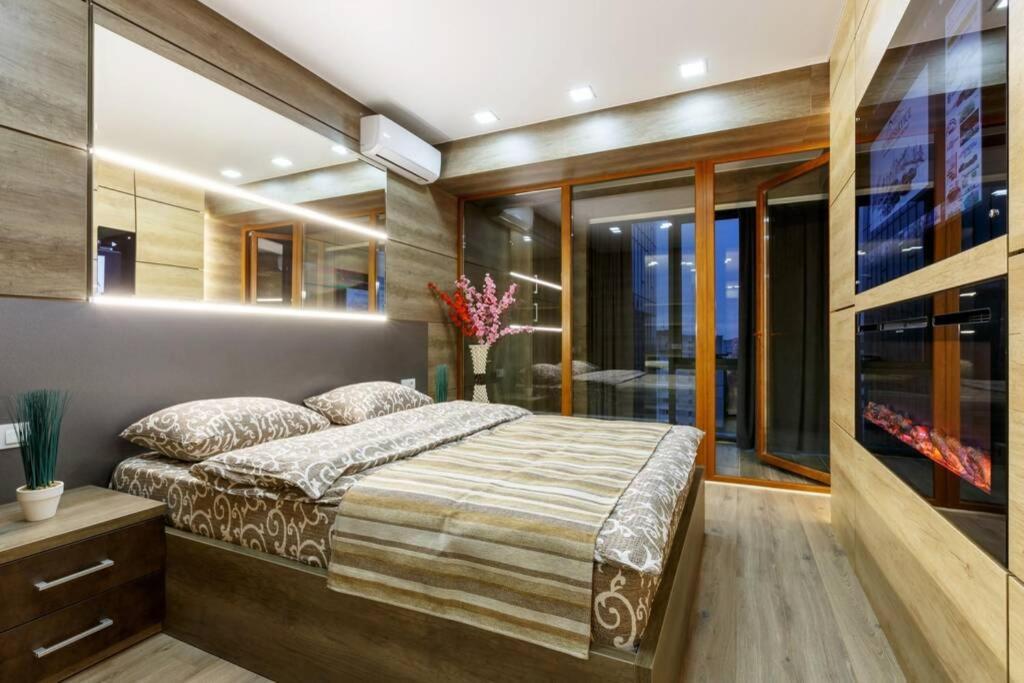 צ'יסינאו City Center. Panoramic Windows. Fireplace. מראה חיצוני תמונה