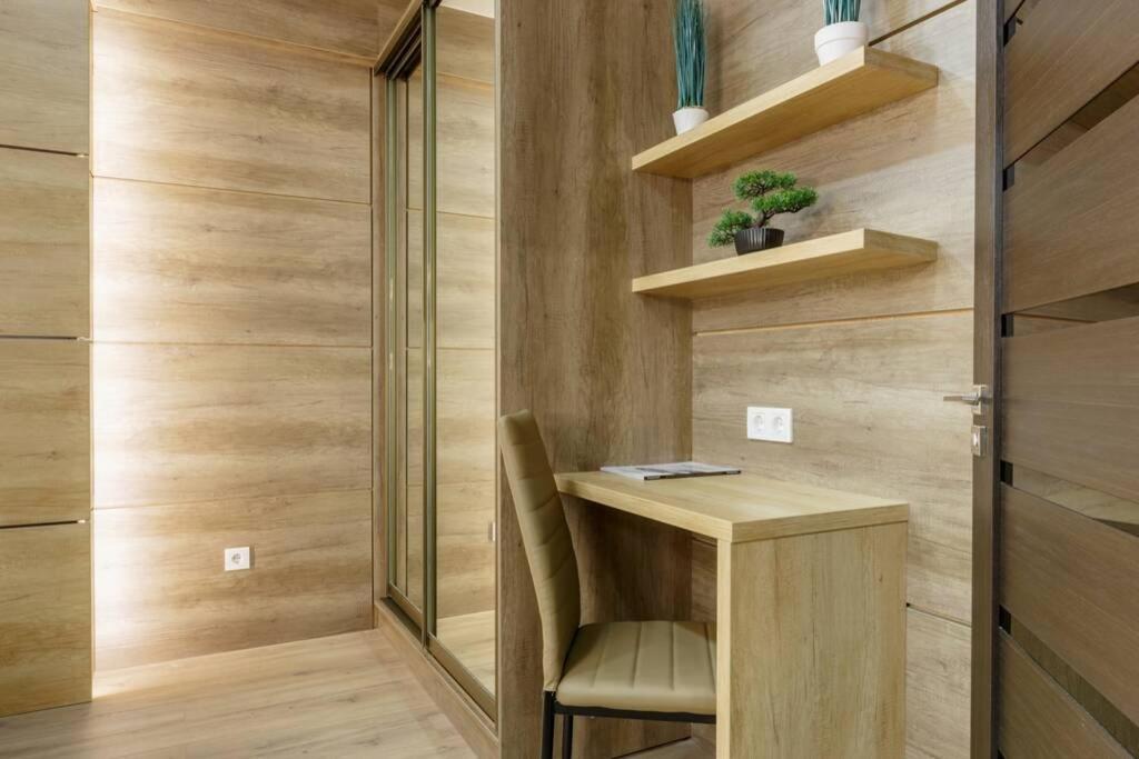 צ'יסינאו City Center. Panoramic Windows. Fireplace. מראה חיצוני תמונה