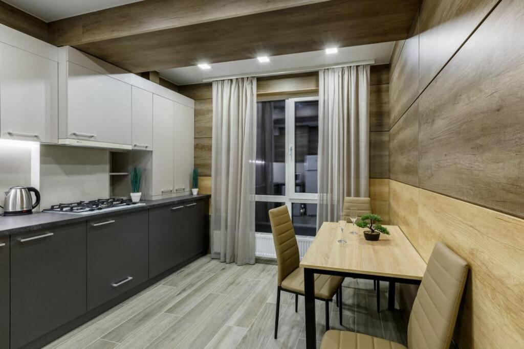 צ'יסינאו City Center. Panoramic Windows. Fireplace. מראה חיצוני תמונה